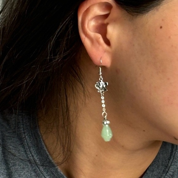 SILVER AND GREEN JADE LOTUS FLOWER DROP EARRINGS - Picture 8 of 8